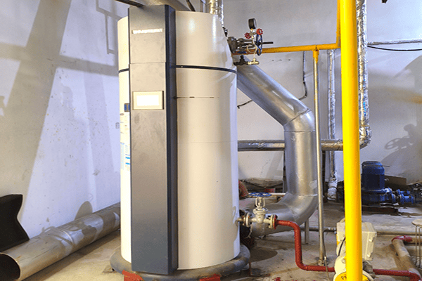 青海某餐饮公司使用方快锅炉立式容积式燃气热水锅炉