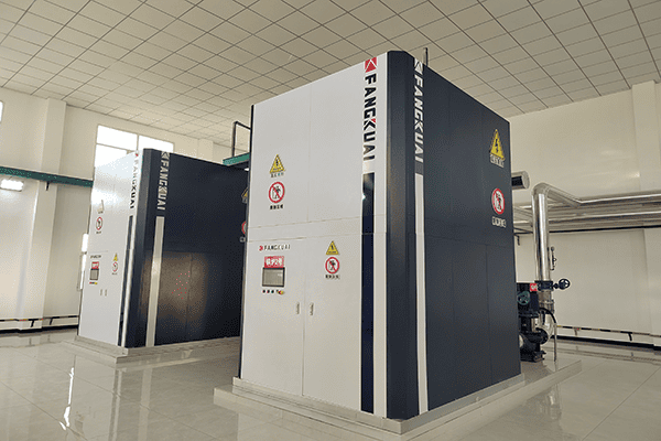 青海海北州某车站使用方快锅炉5.7吨电极热水锅炉