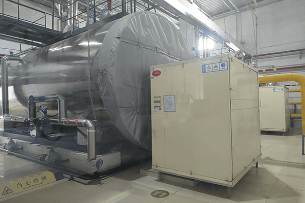 兰州某乳制品厂使用方快锅炉一台10吨一台15吨燃油气水管蒸汽锅炉