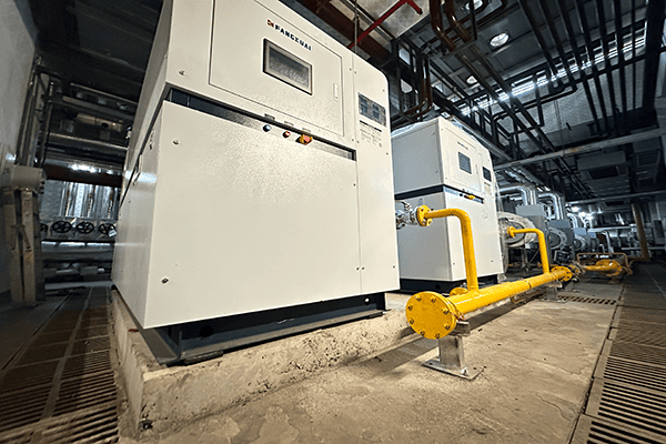 上海辰工实业有限公司两台燃气真空热水锅炉